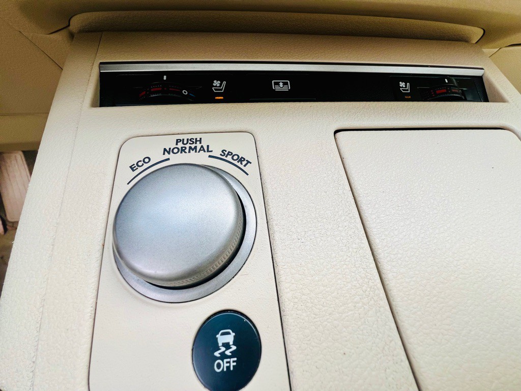 2015 Lexus ES 350 Image 17