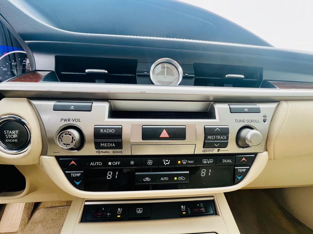 2015 Lexus ES 350 Image 19