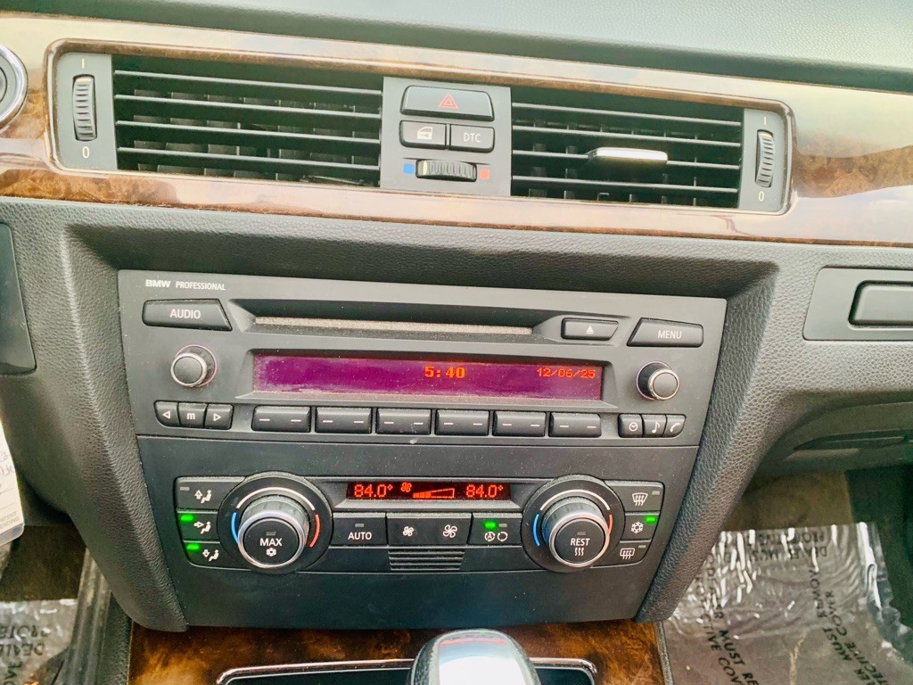 2009 BMW 3 Series Image 14