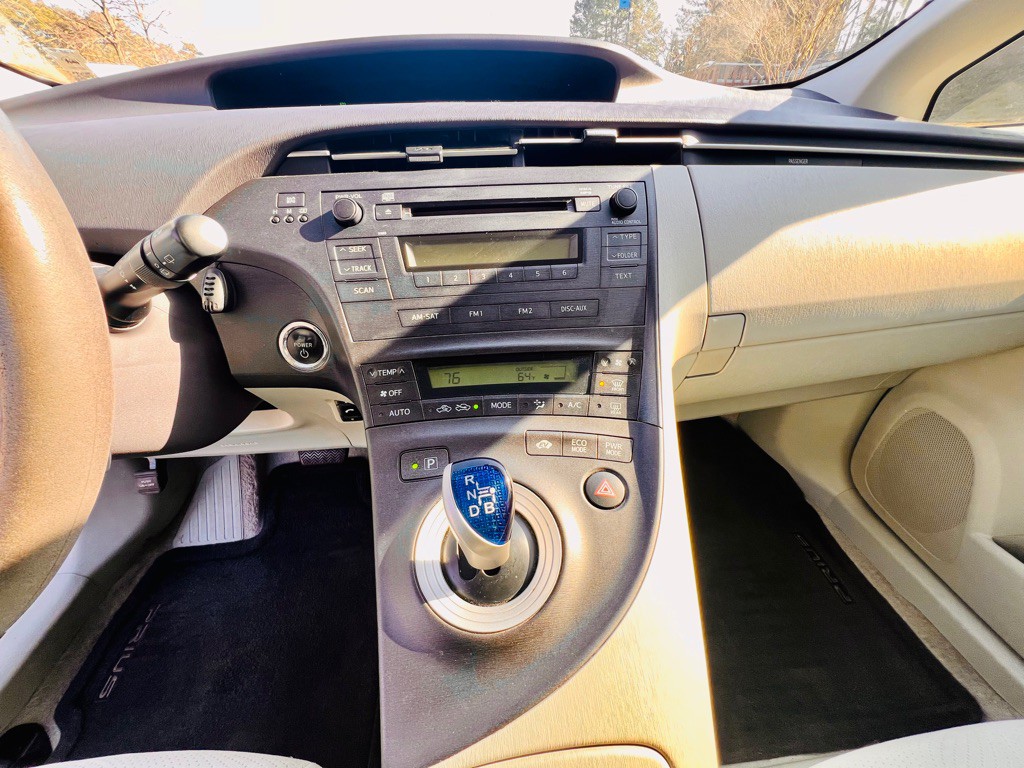 2010 Toyota Prius Image 20