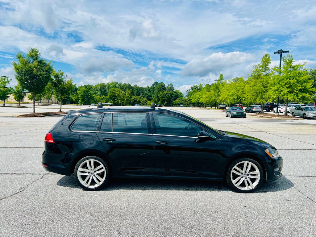 2017 Volkswagen Golf Image 4