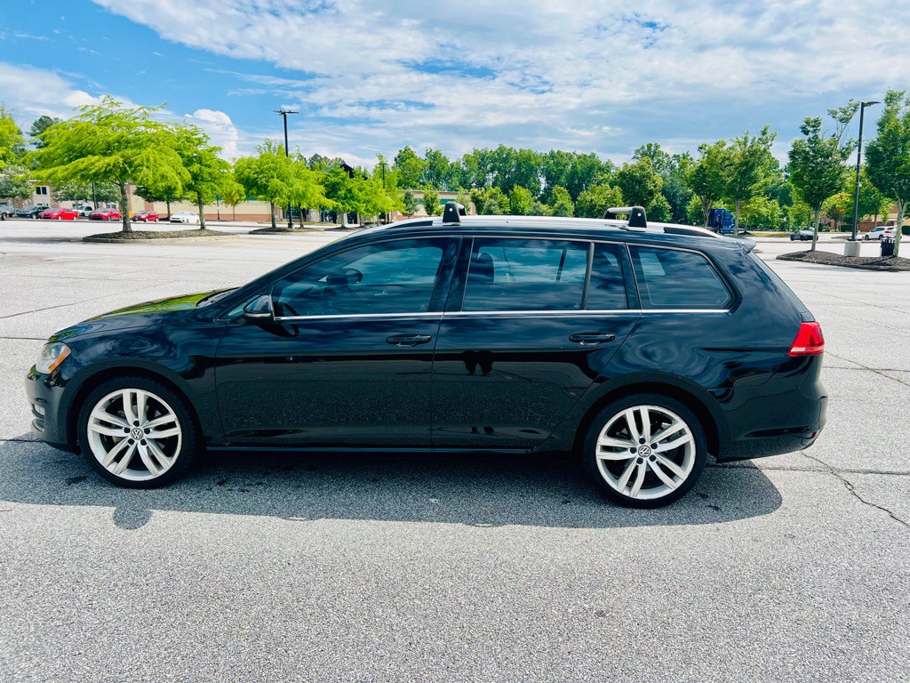 2017 Volkswagen Golf Image 8