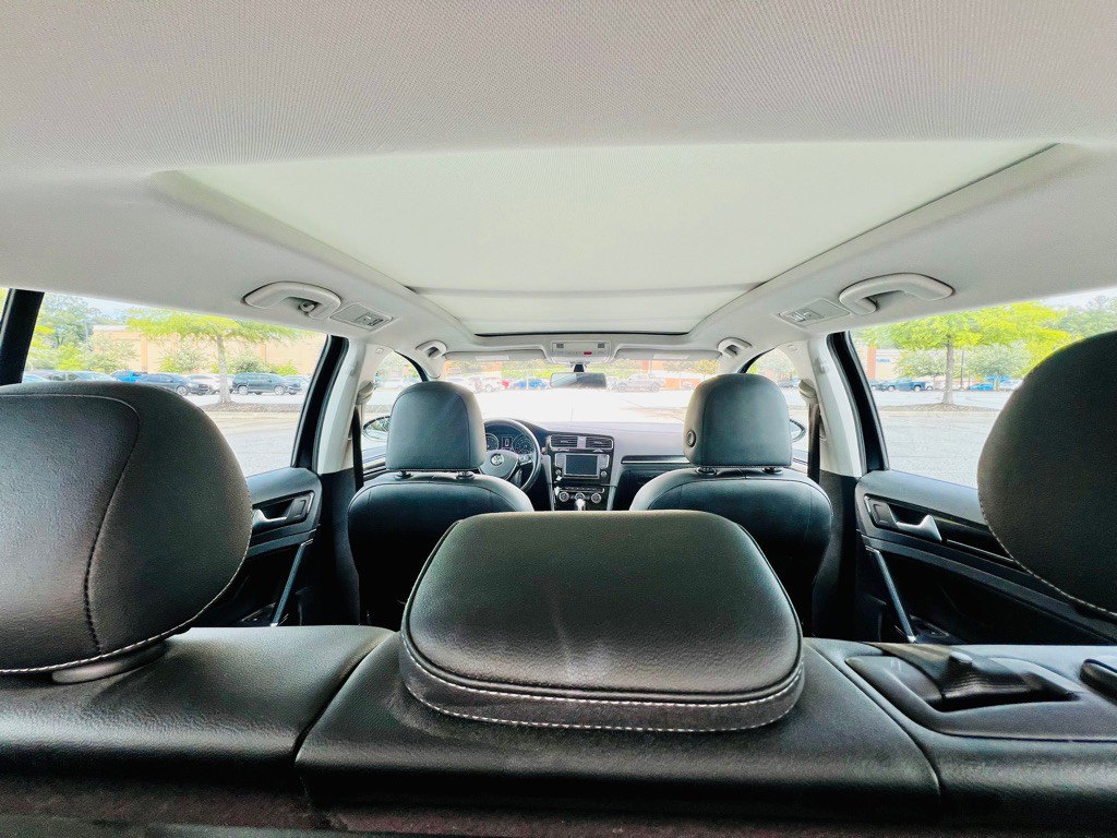 2017 Volkswagen Golf Image 10