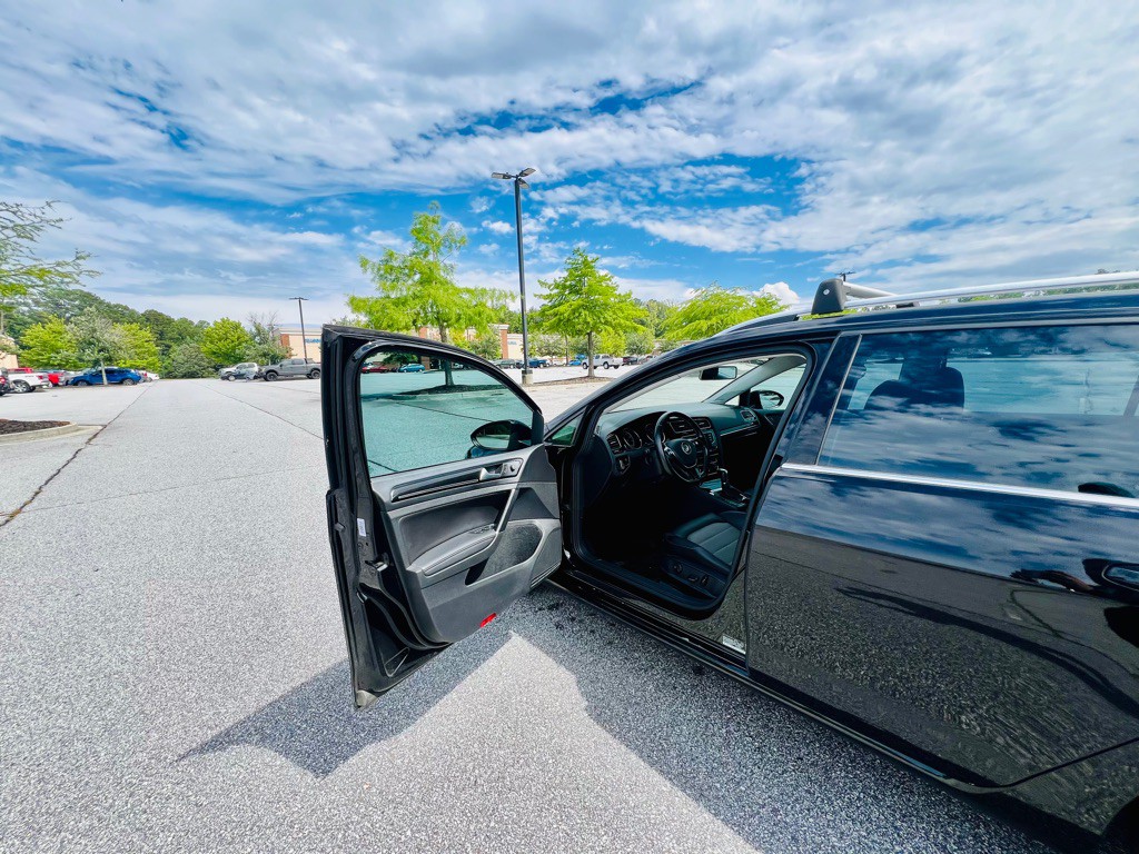 2017 Volkswagen Golf Image 11