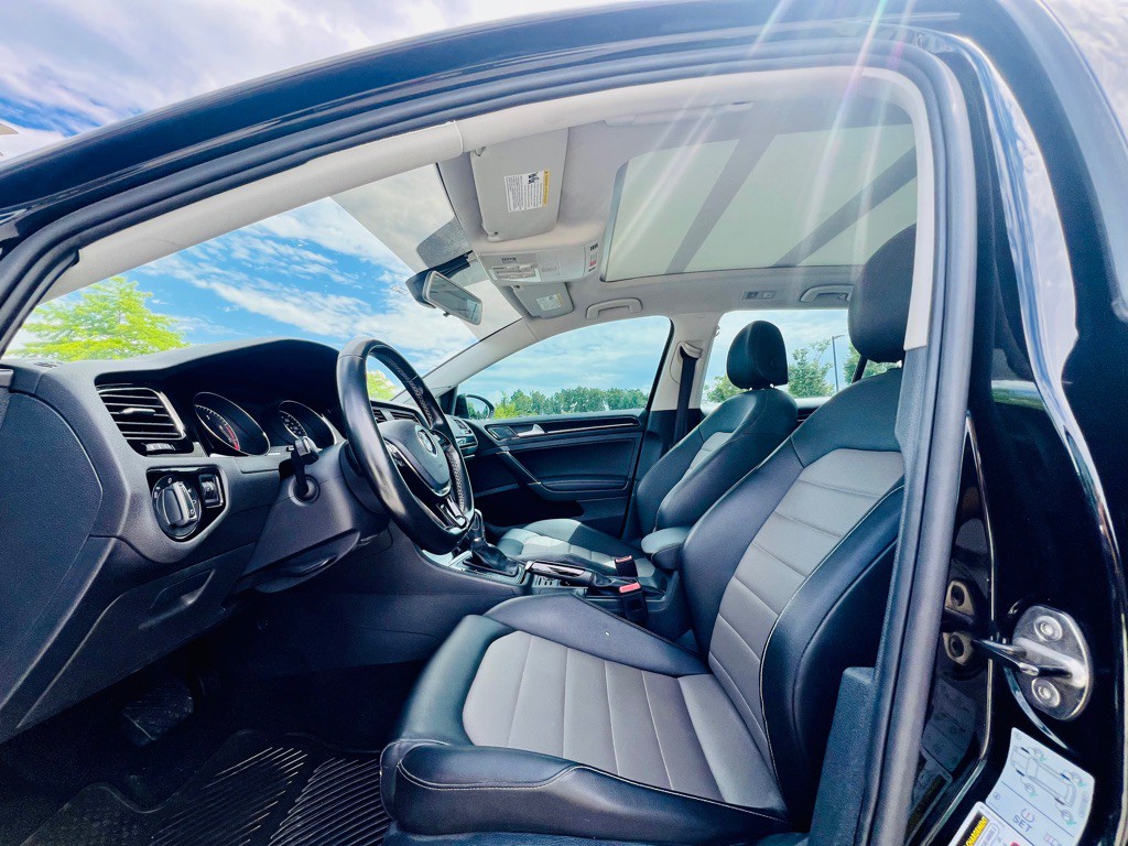 2017 Volkswagen Golf Image 12