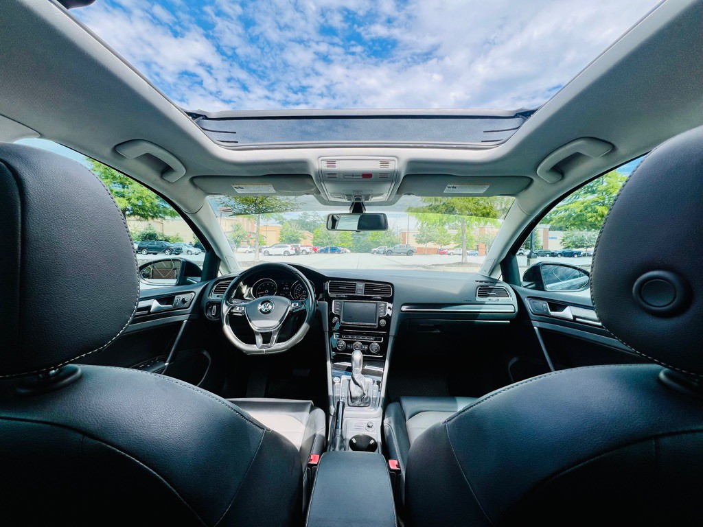 2017 Volkswagen Golf Image 16