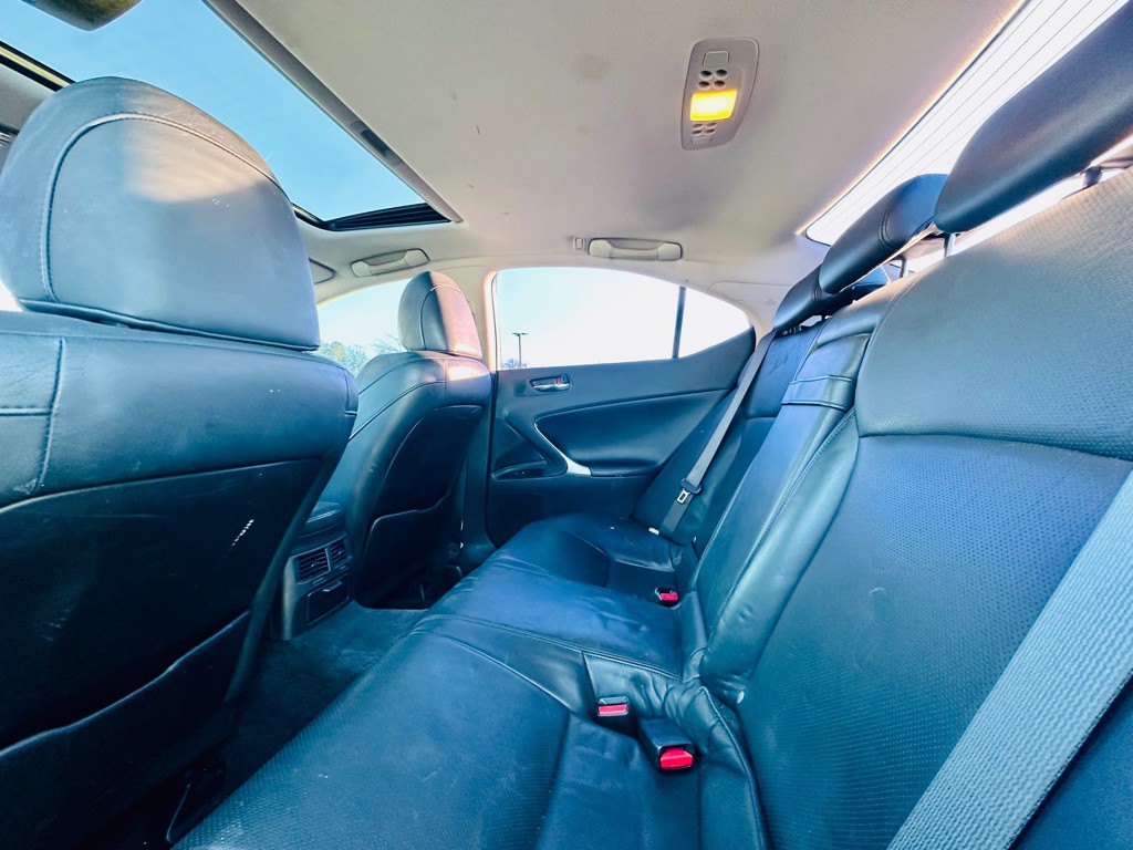 2007 Lexus IS 250 Image 12