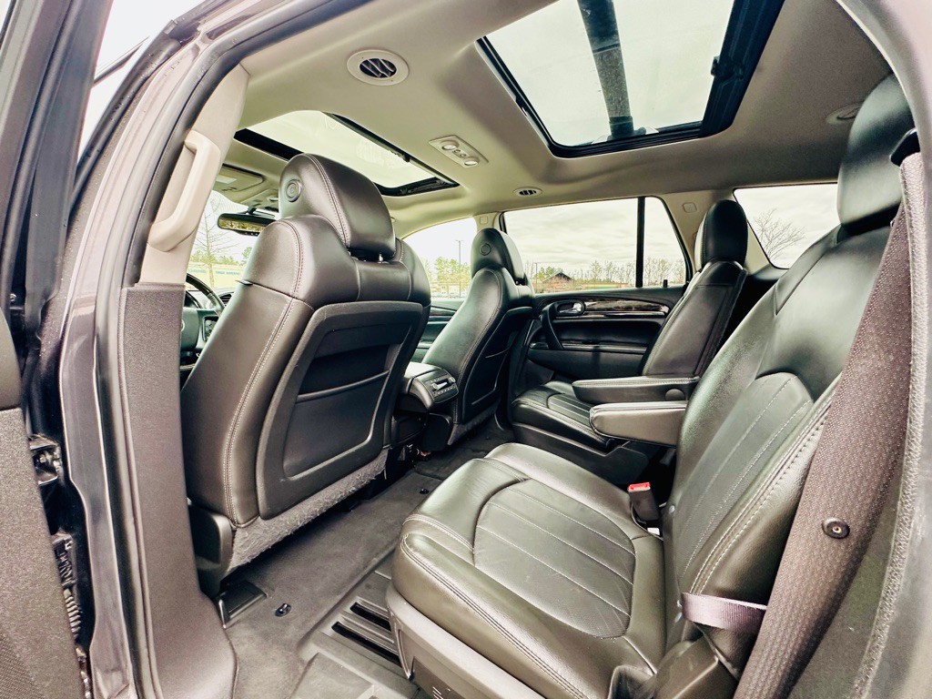 2015 Buick Enclave Image 15