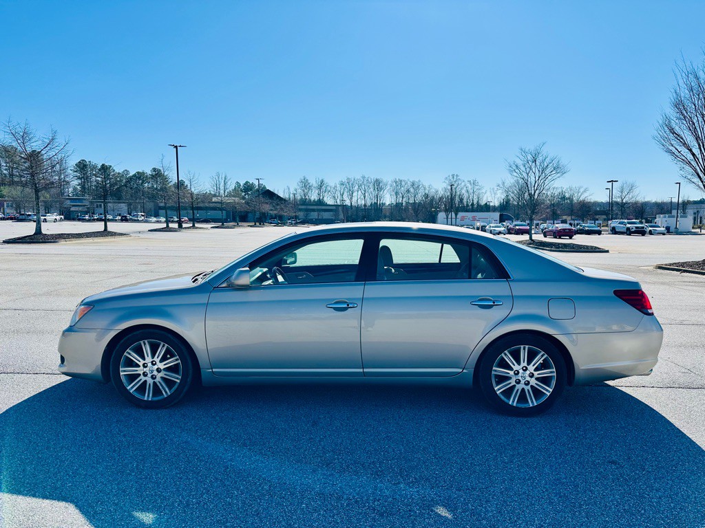 2009 Toyota Avalon Image 8