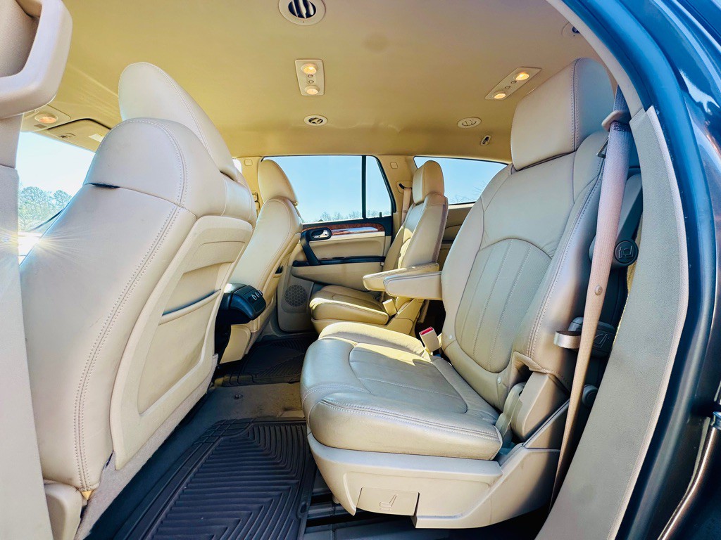 2012 Buick Enclave Image 11