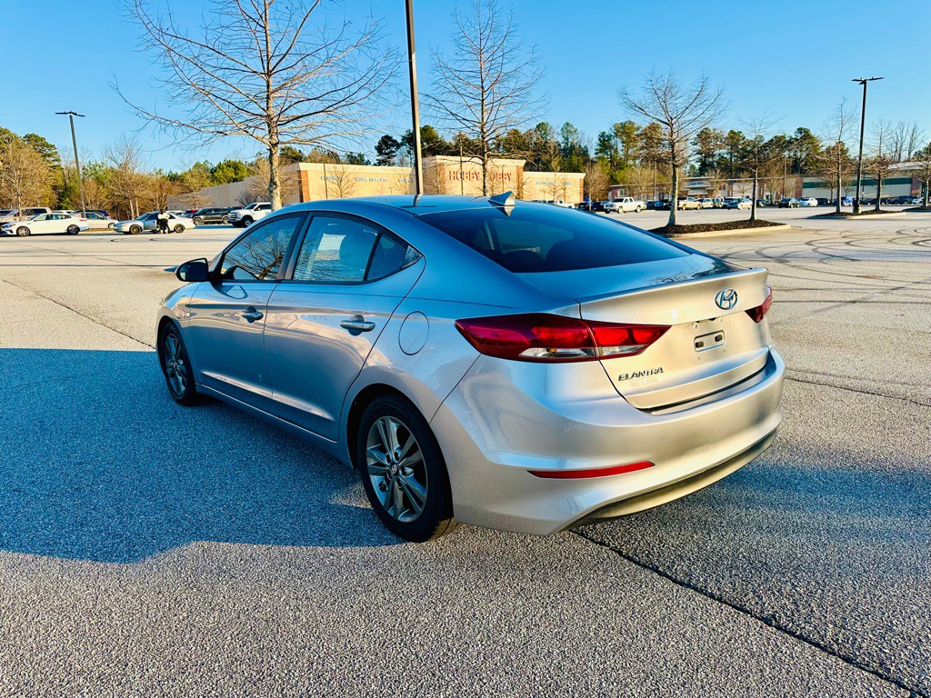 2017 Hyundai Elantra Image 7