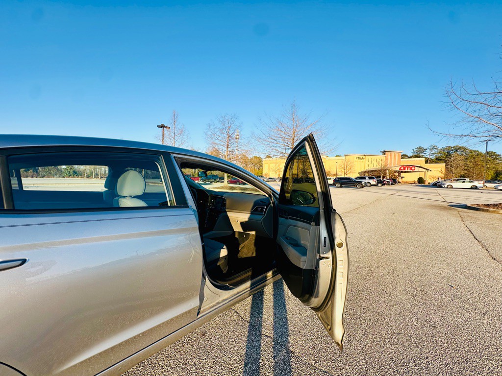 2017 Hyundai Elantra Image 14