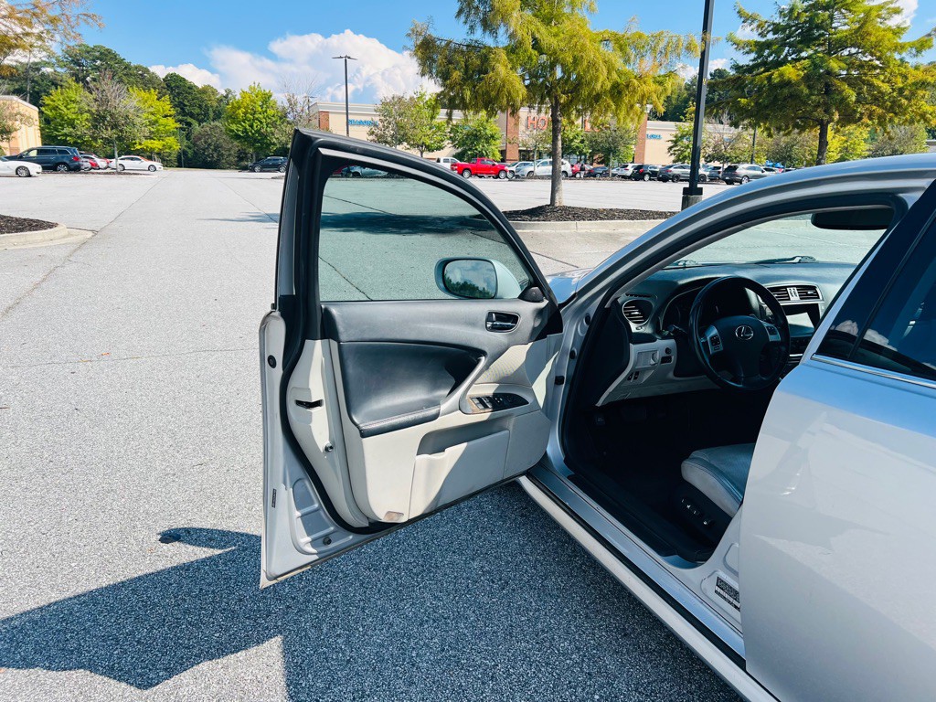 2011 Lexus IS 250 Image 10