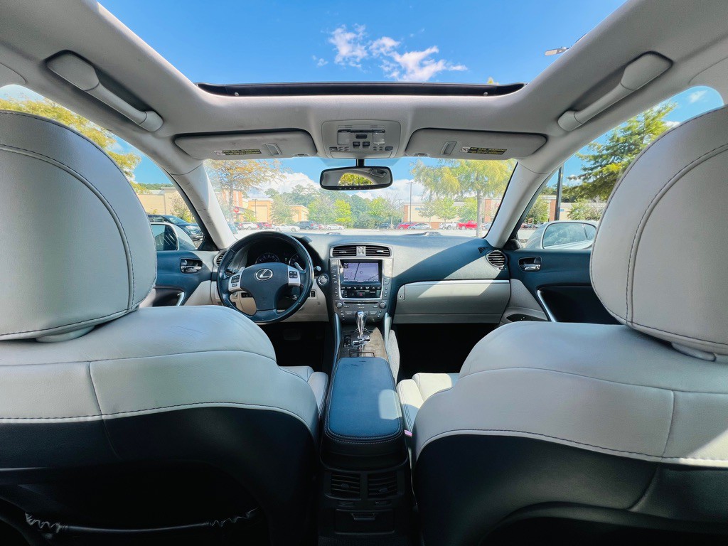 2011 Lexus IS 250 Image 13