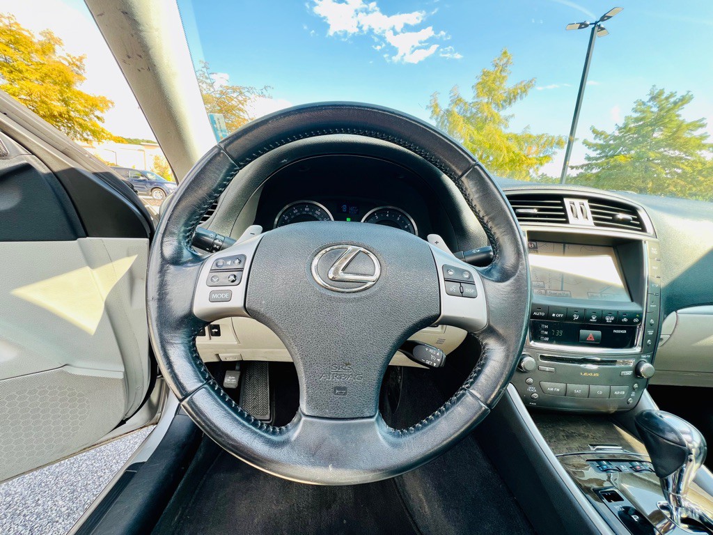2011 Lexus IS 250 Image 15