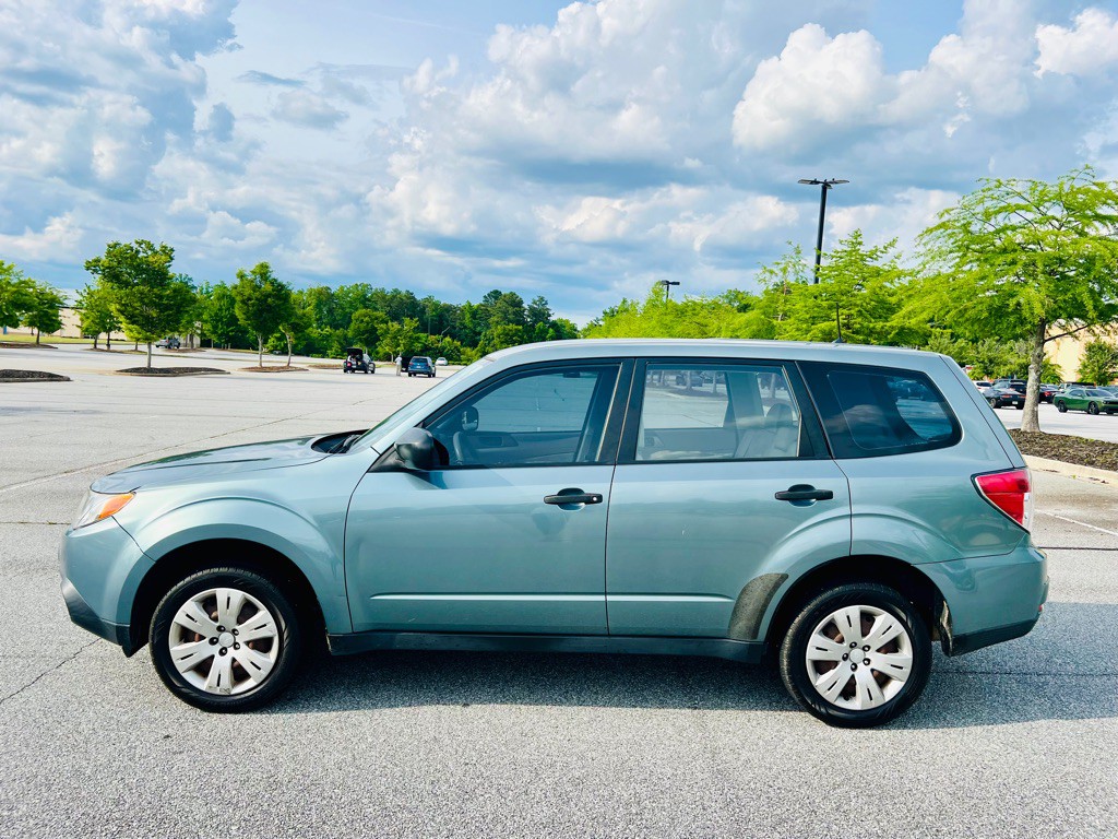 2010 Subaru Forester Image 8