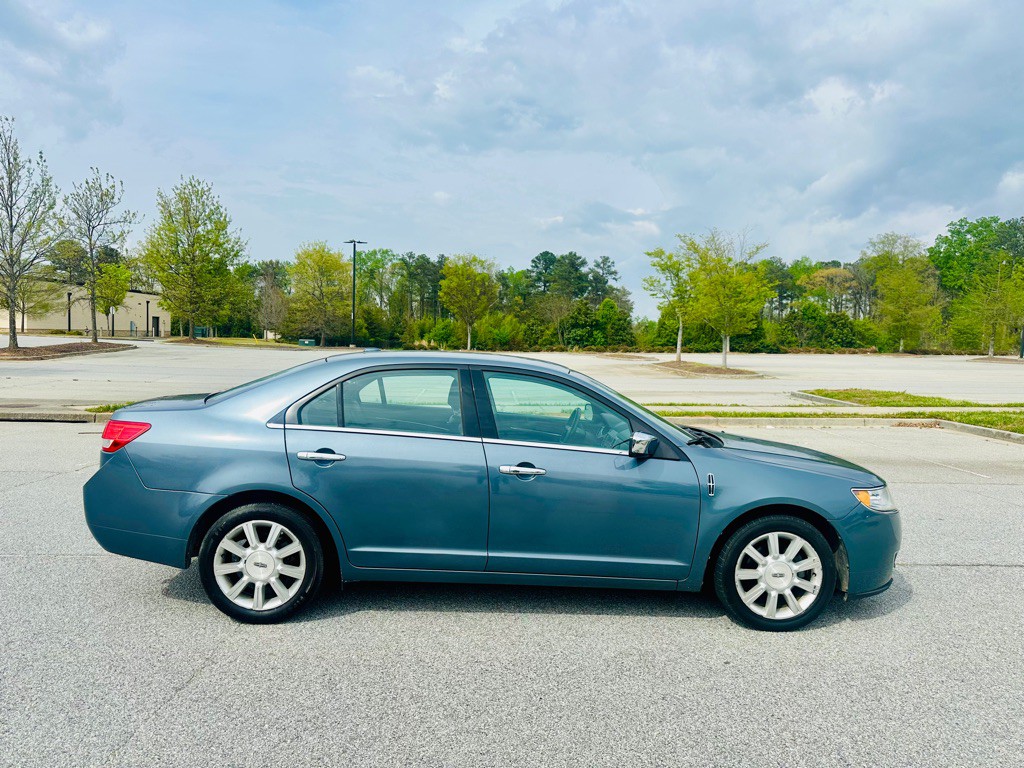 2011 Lincoln MKZ Image 4