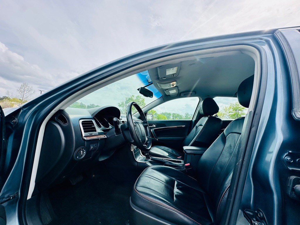 2011 Lincoln MKZ Image 14