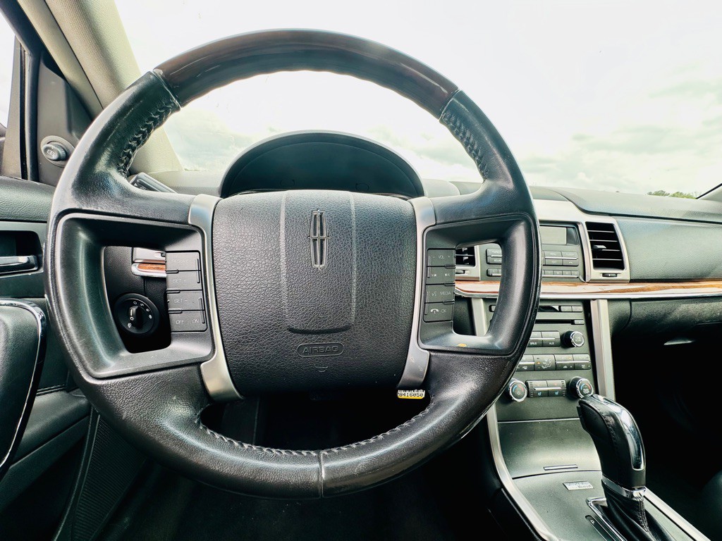 2011 Lincoln MKZ Image 15