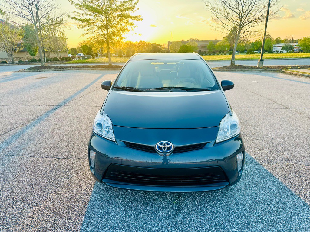 2012 Toyota Prius Image 2