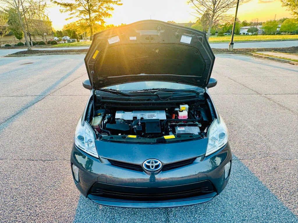 2012 Toyota Prius Image 12