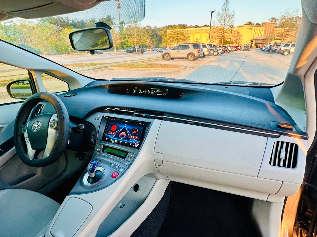 2012 Toyota Prius Image 14