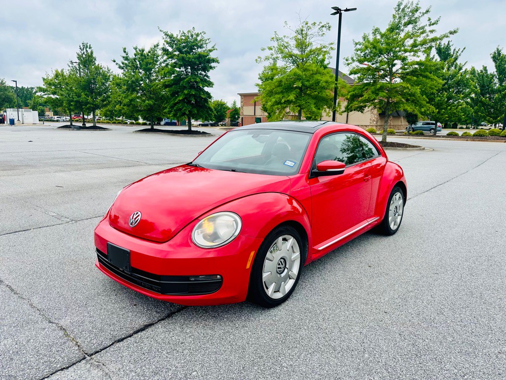 2016 Volkswagen Beetle Image 1