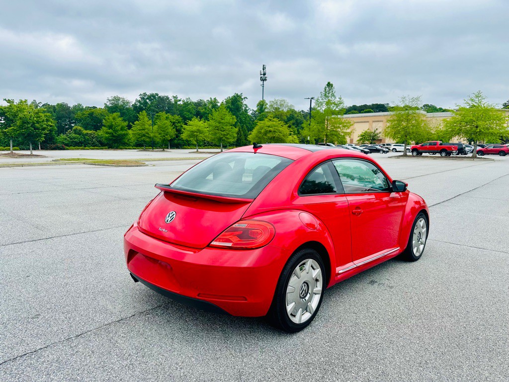 2016 Volkswagen Beetle Image 4