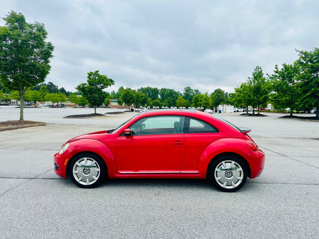 2016 Volkswagen Beetle Image 8