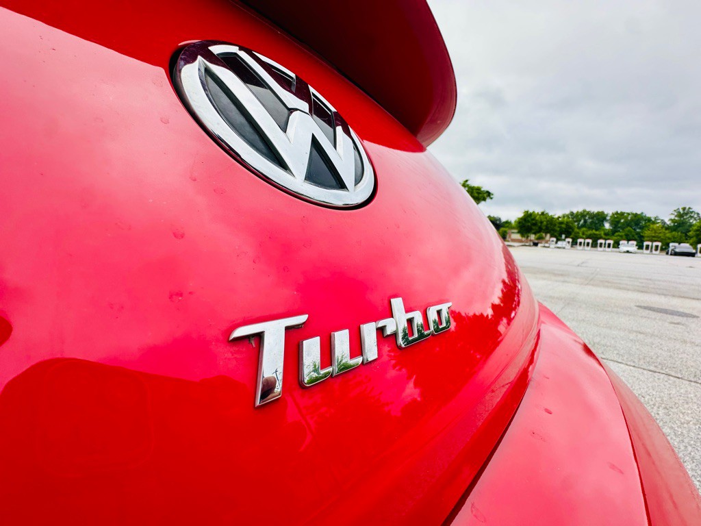 2016 Volkswagen Beetle Image 9