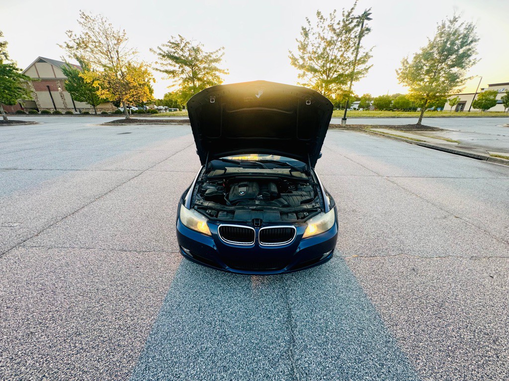 2011 BMW 3 Series Image 20
