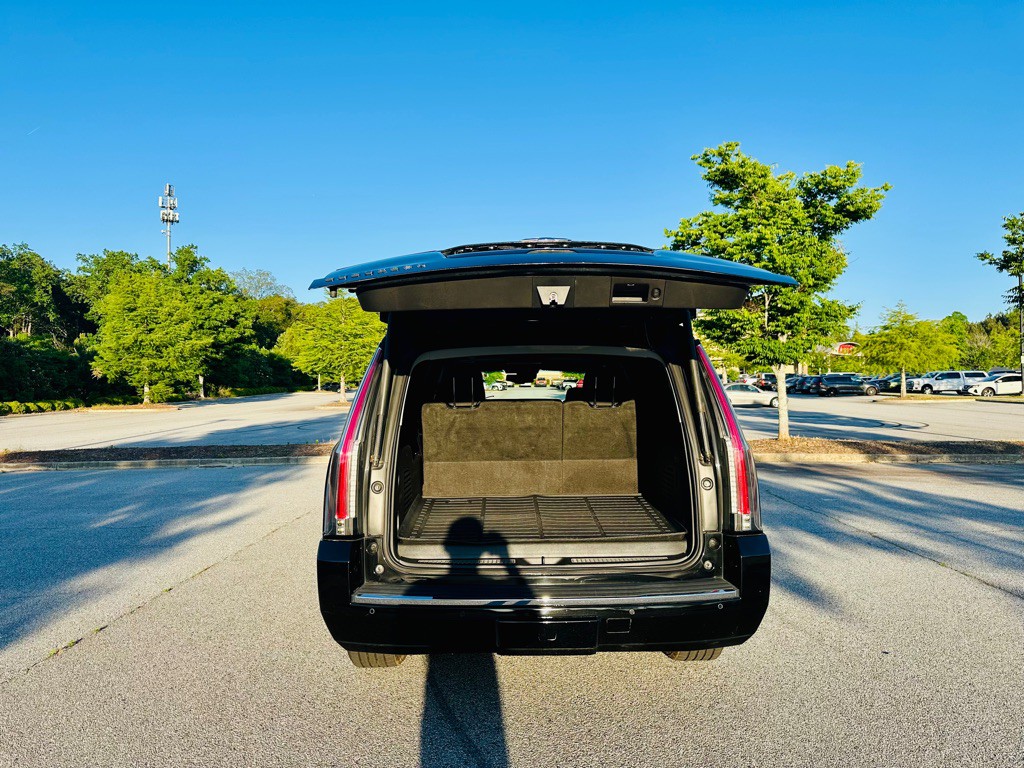 2015 Chevrolet Suburban Image 9