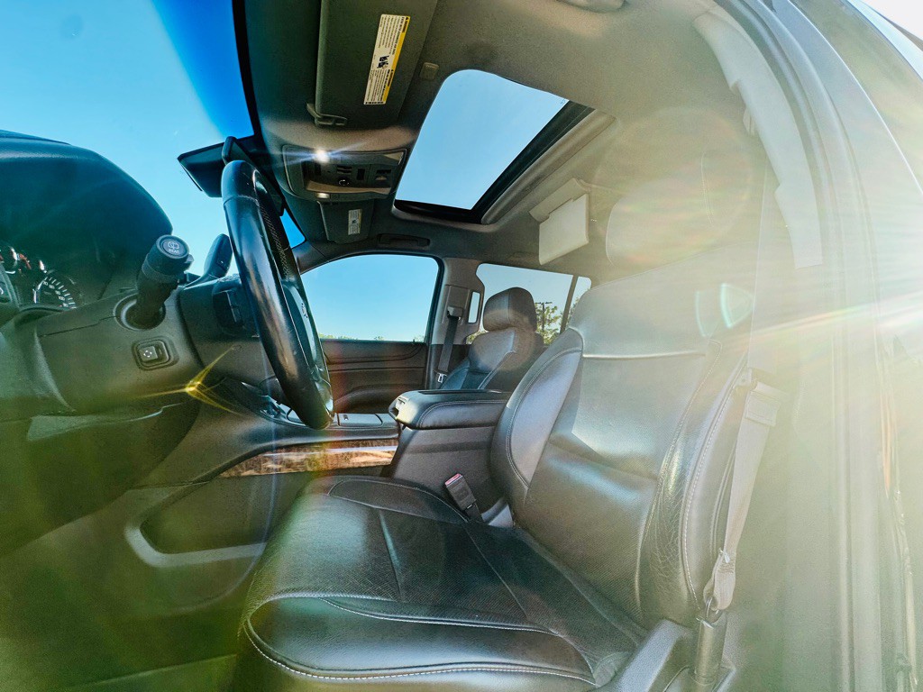 2015 Chevrolet Suburban Image 12