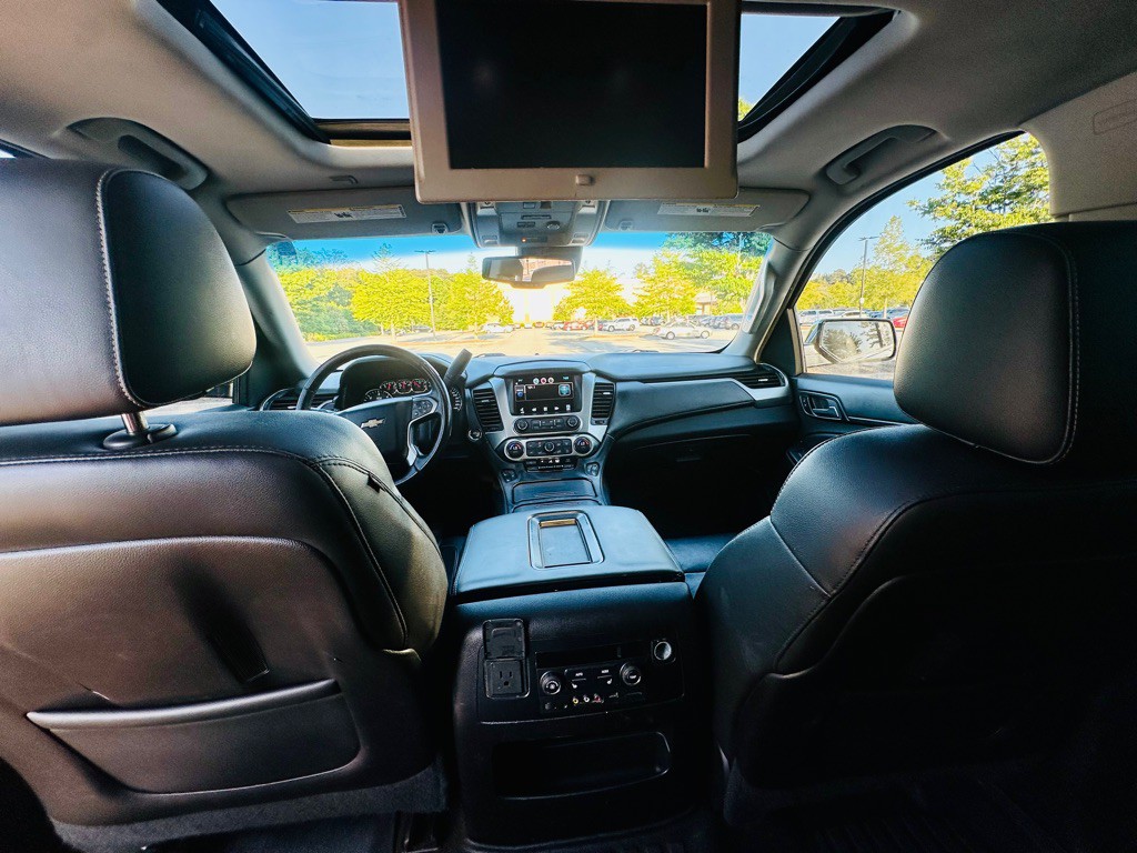 2015 Chevrolet Suburban Image 14