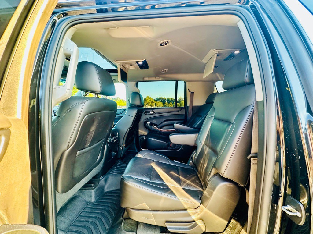 2015 Chevrolet Suburban Image 18