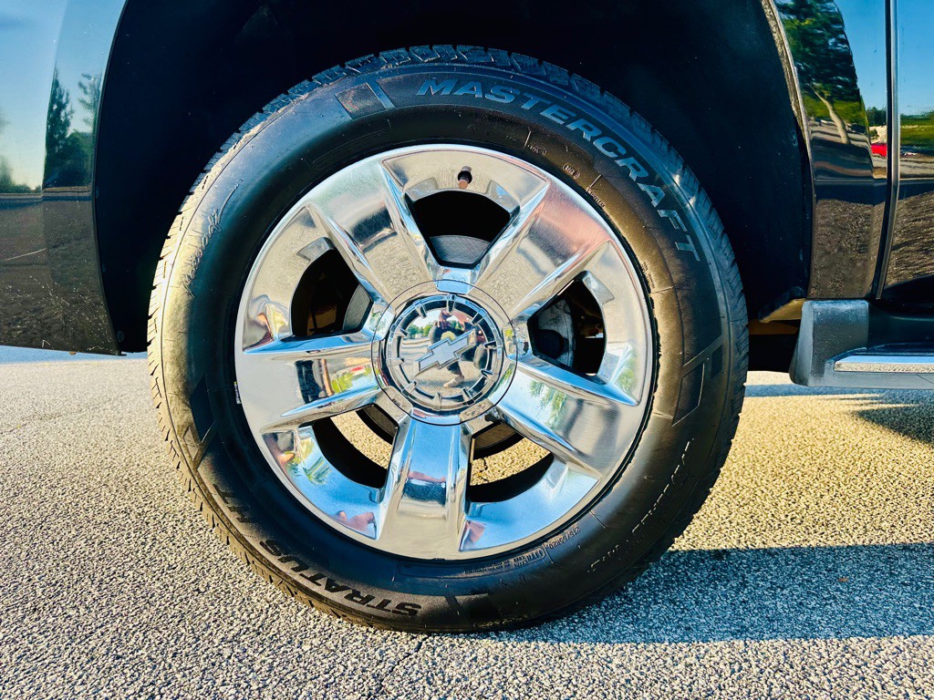 2015 Chevrolet Suburban Image 26