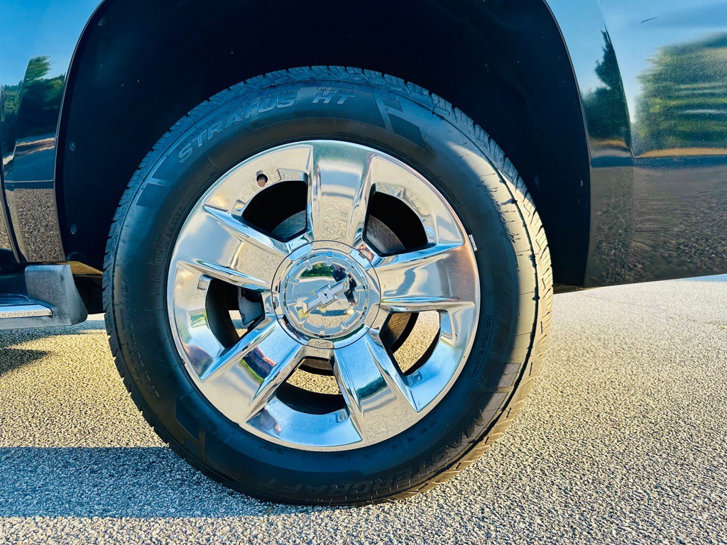 2015 Chevrolet Suburban Image 28