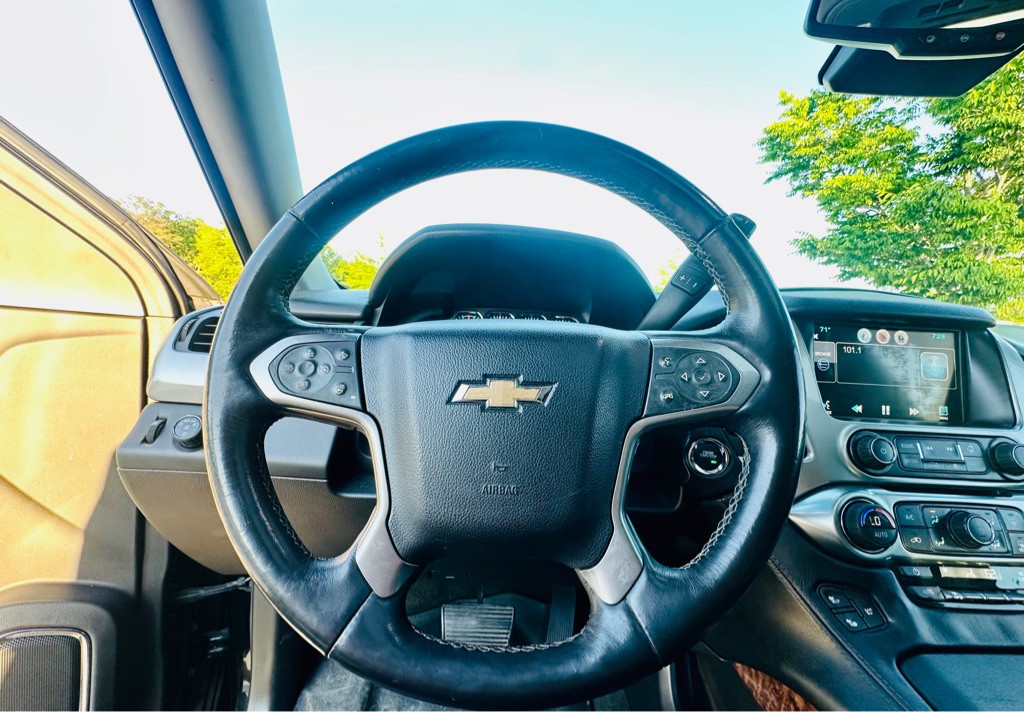 2015 Chevrolet Suburban Image 33