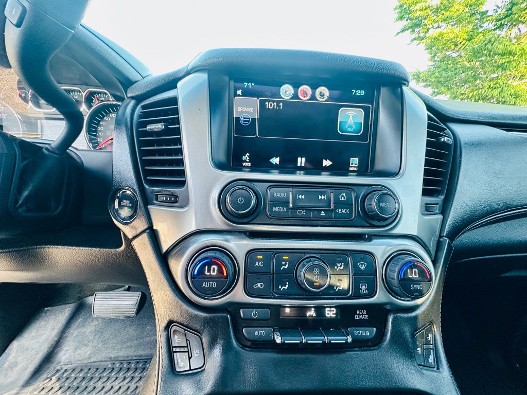 2015 Chevrolet Suburban Image 34