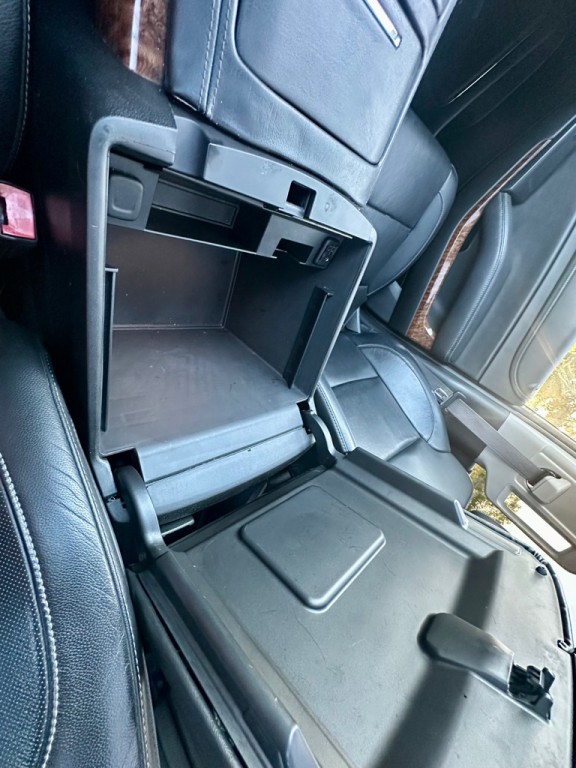 2015 Chevrolet Suburban Image 37