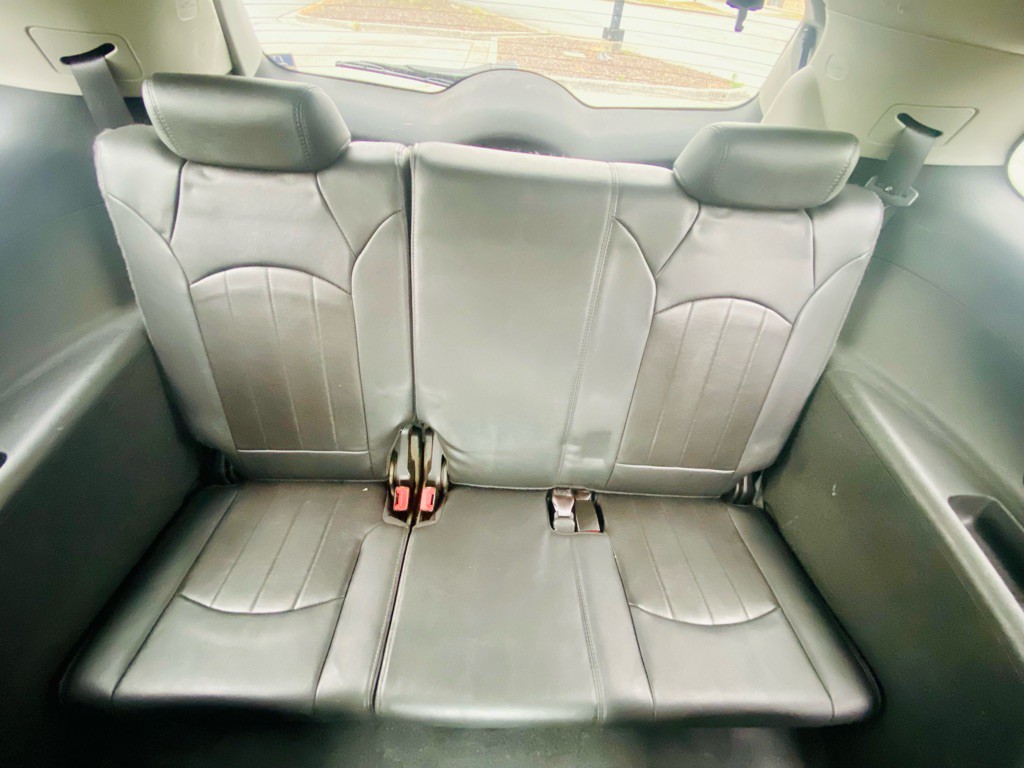 2011 Buick Enclave Image 12