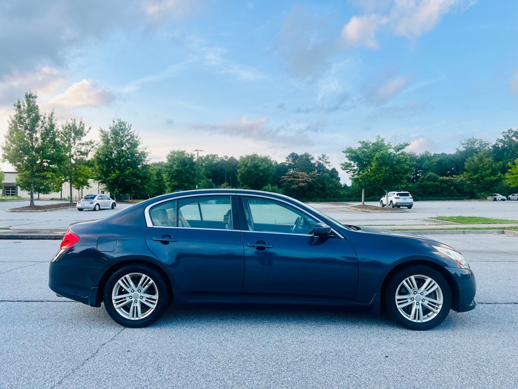 2012 INFINITI G37 Image 6