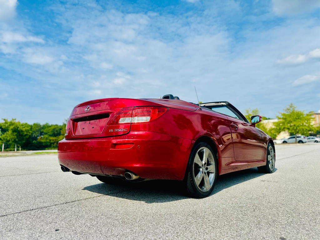 2010 Lexus IS Image 8
