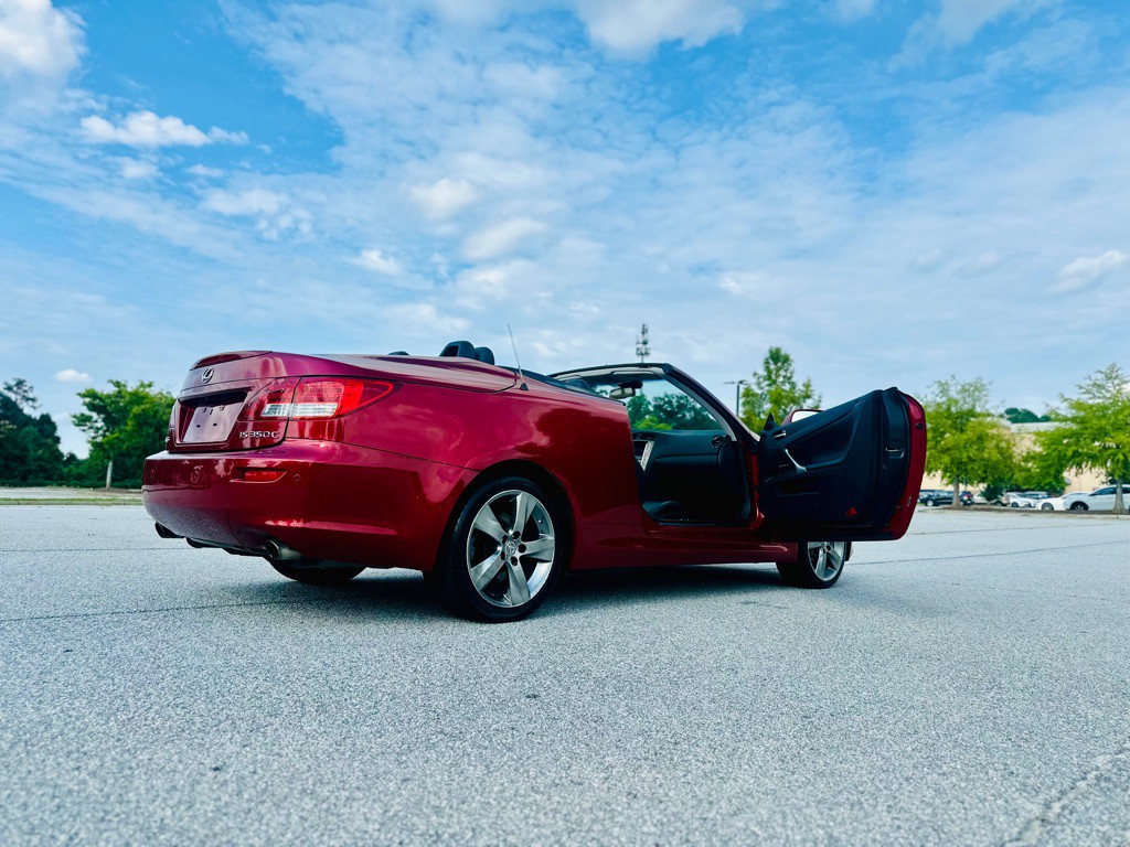 2010 Lexus IS Image 22
