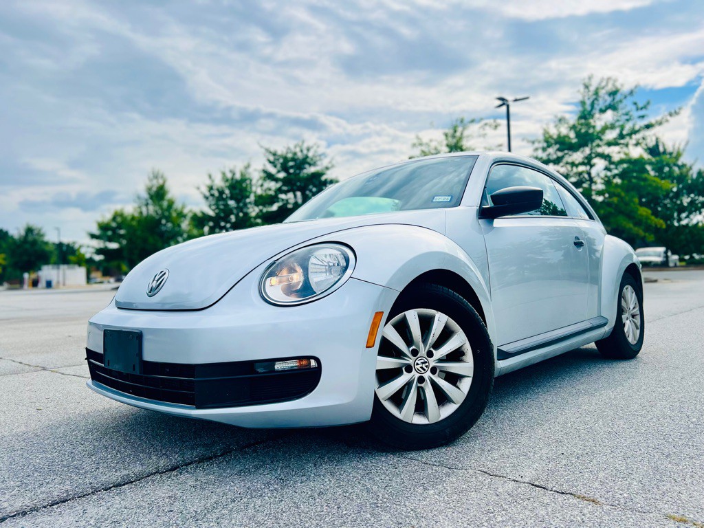 2014 Volkswagen Beetle Image 1