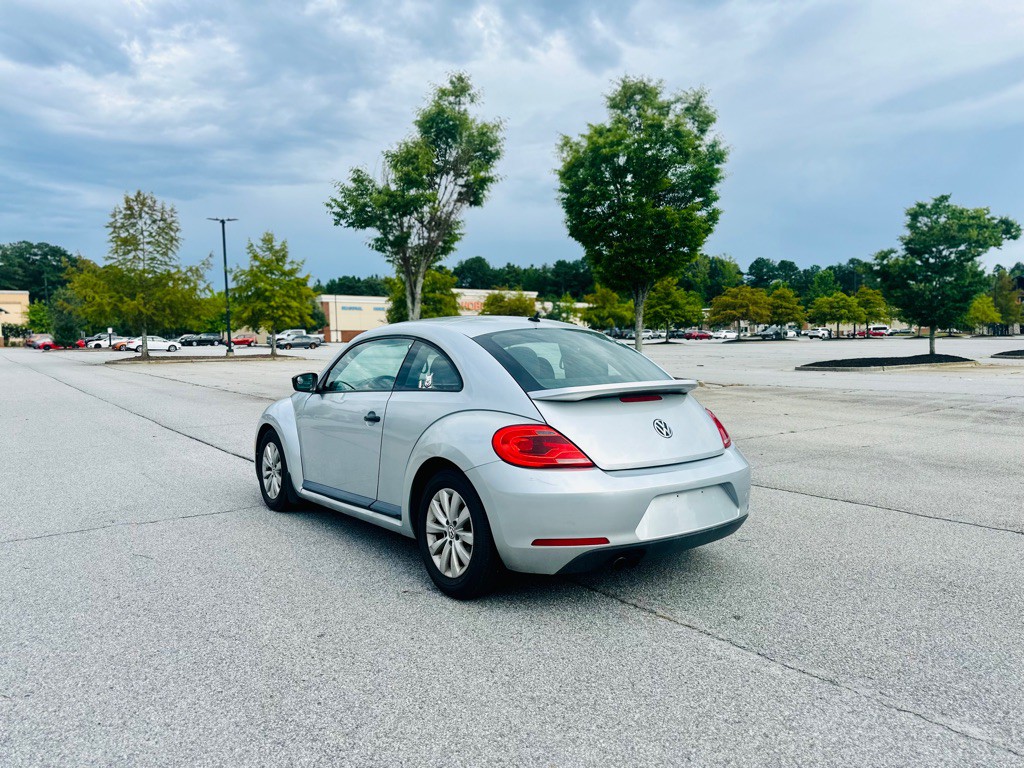 2014 Volkswagen Beetle Image 9