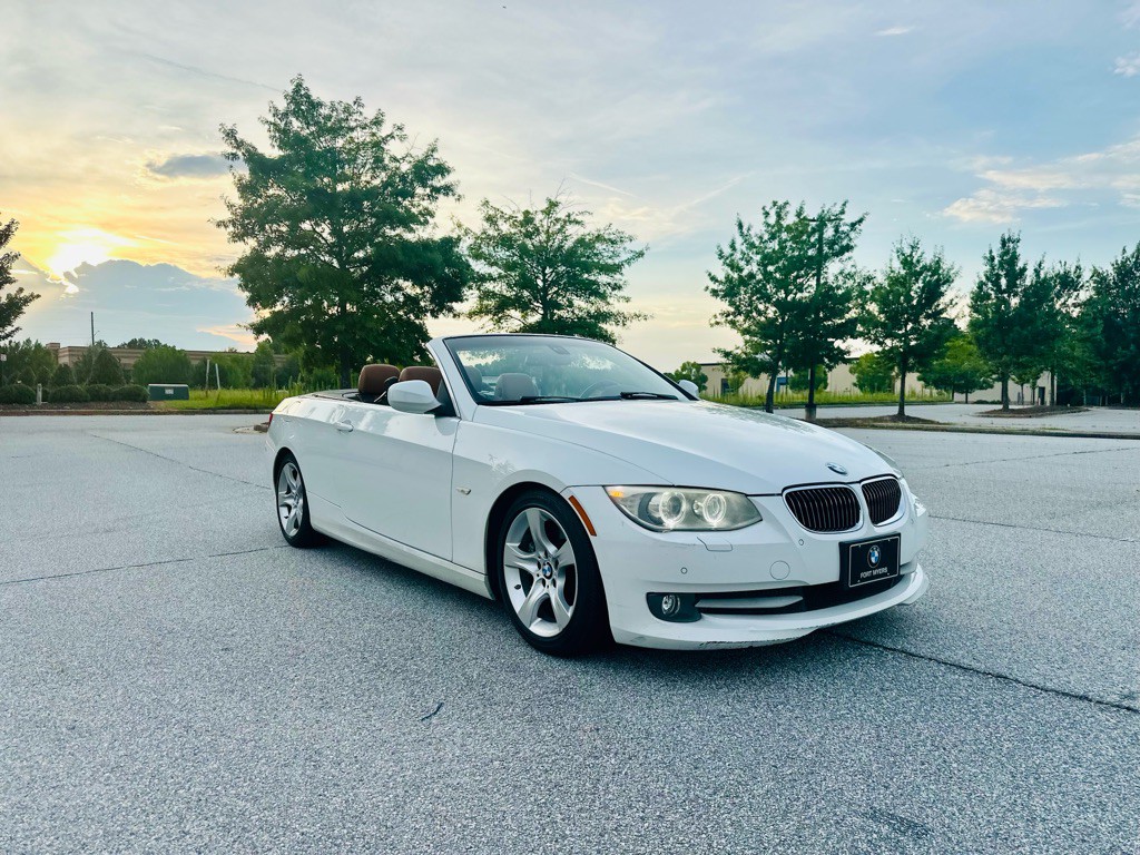 2011 BMW 3 Series Image 5