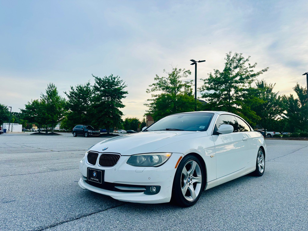 2011 BMW 3 Series Image 18