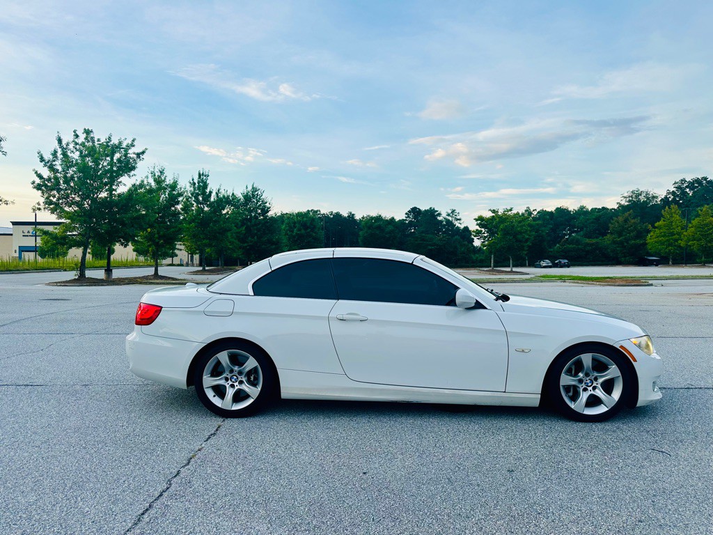 2011 BMW 3 Series Image 20