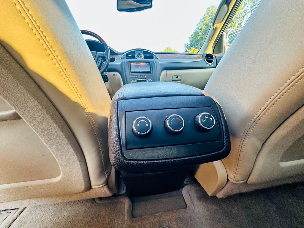 2012 Buick Enclave Image 18
